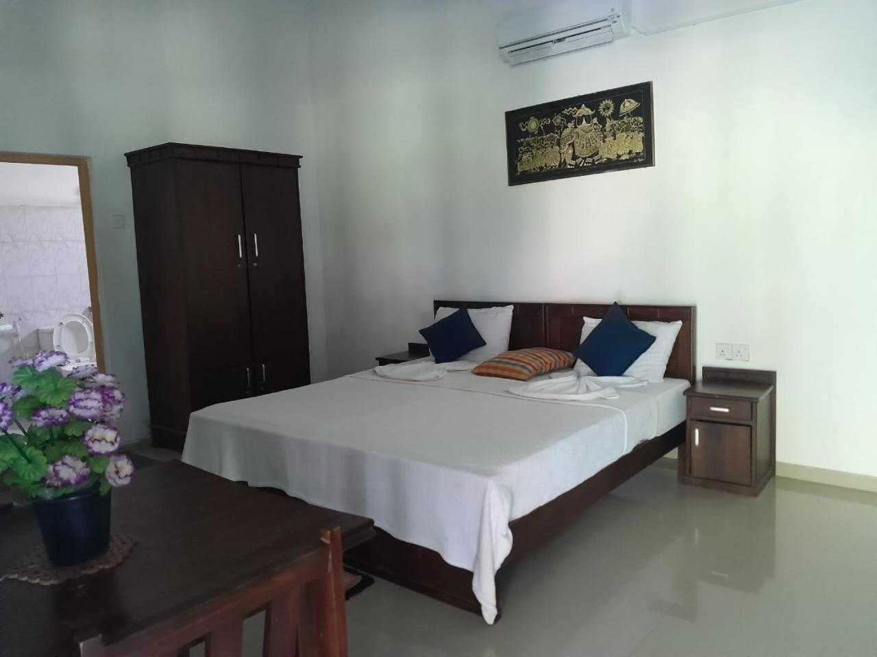 Yala Wewa Addara Hotel Tissamaharama Bagian luar foto